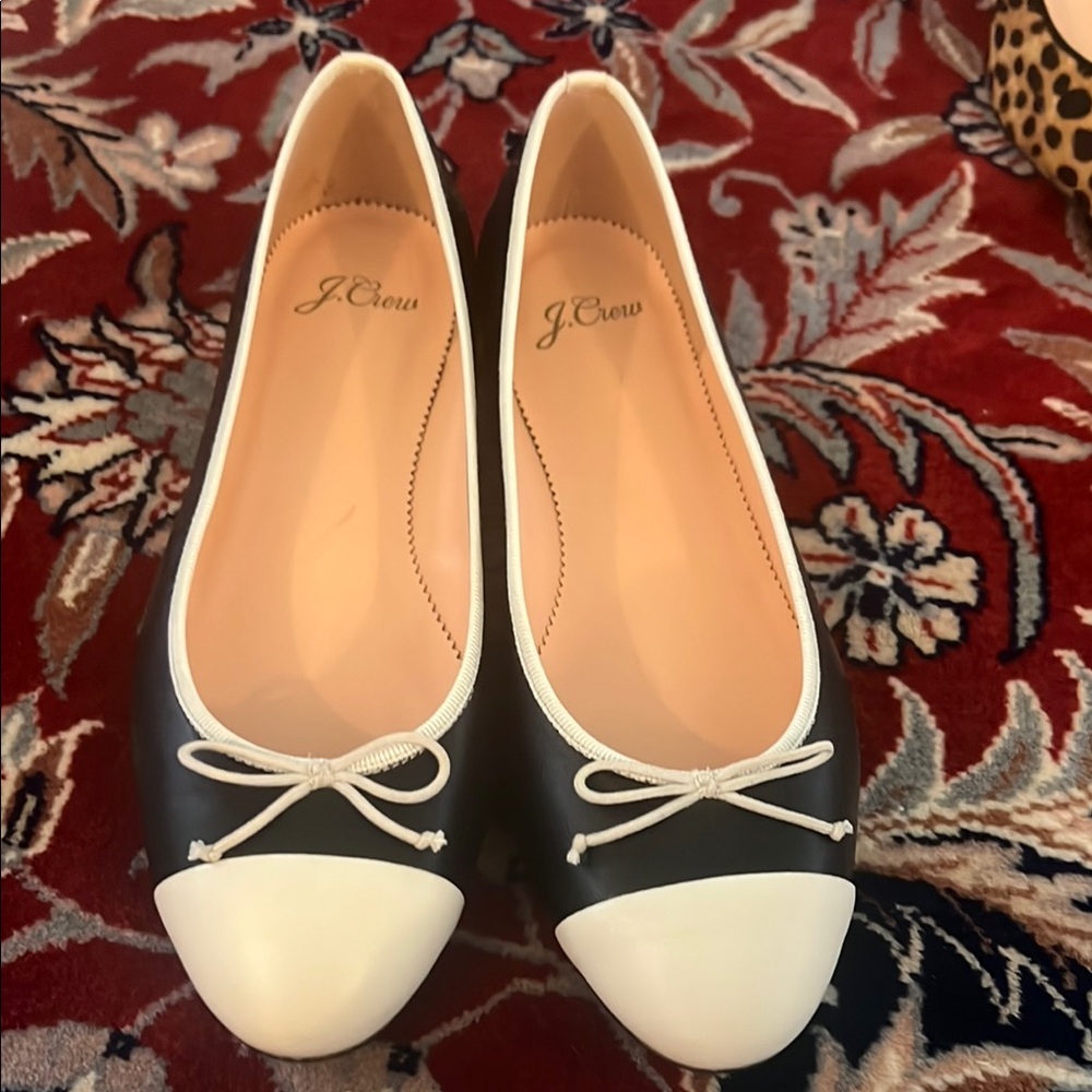 J. Crew Kiki flats -black and beige Size 7 AJ815